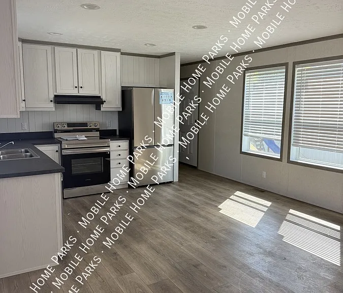 1460 Nutmeg St #R — Photo 1