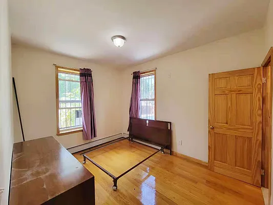 Rented by E Realty International Corp | media 10