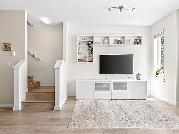 5th image of 1295 Soball St #6