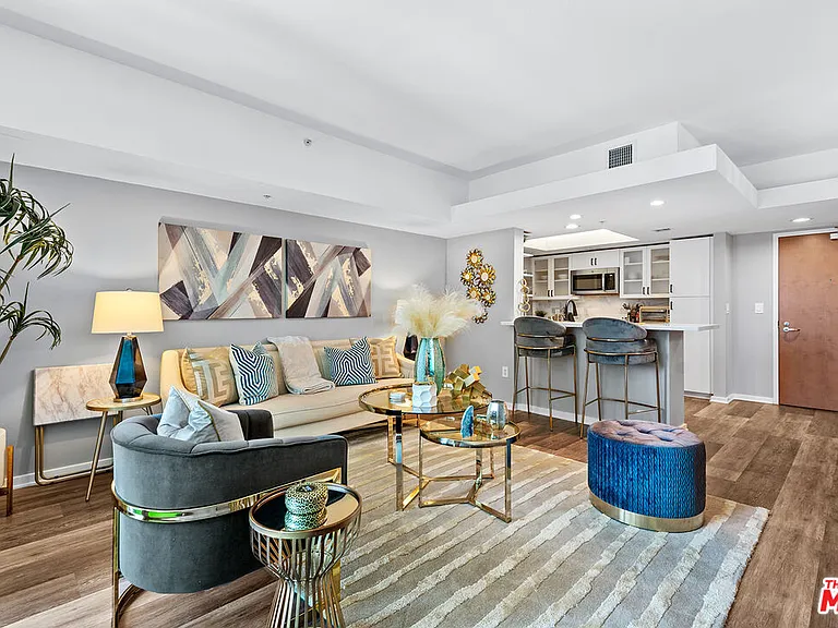 13700 Marina Pointe Dr #627 — Photo 9