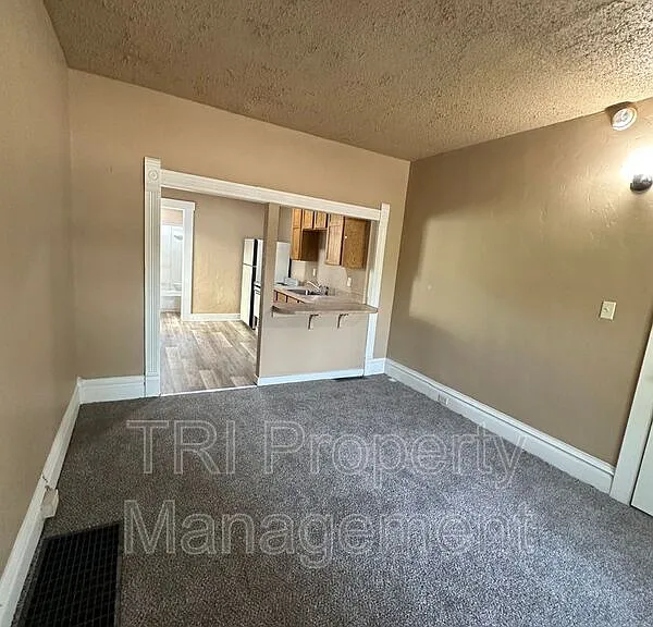 1221 10th St #1 — Photo 3