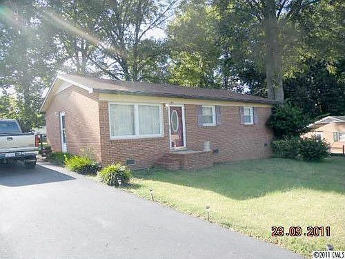 1st image of 2209 Cloverwood Ln