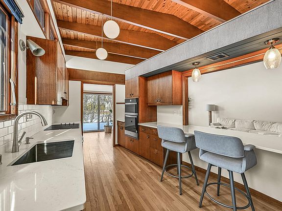 3rd image of 9001 North King ROAD