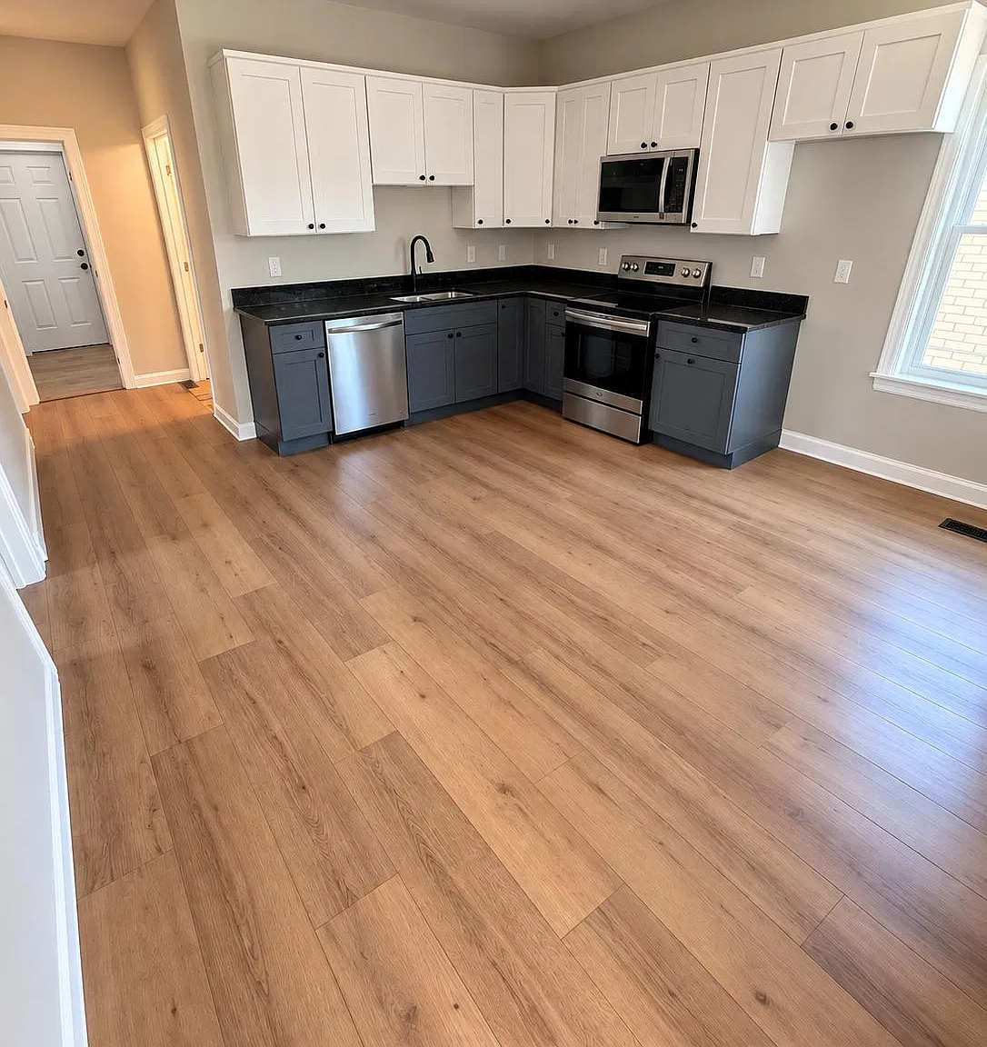 28 Woodward St — Photo 1