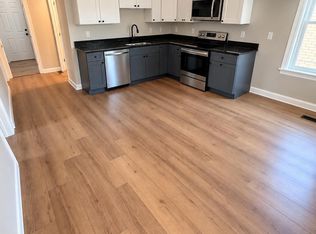 28 Woodward St #1, Worcester, MA 01610