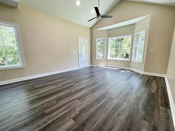 5th image of 12 Greenwood Ave