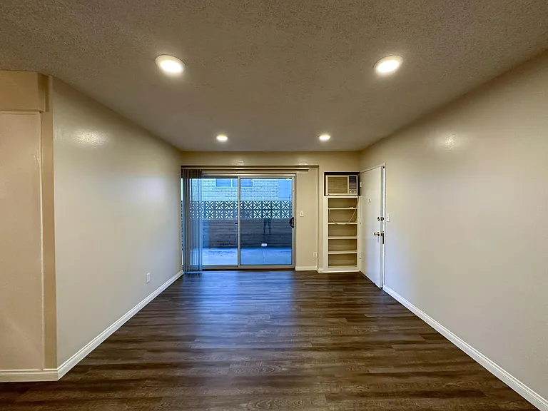 241 S Hudson Ave #12 — Photo 19