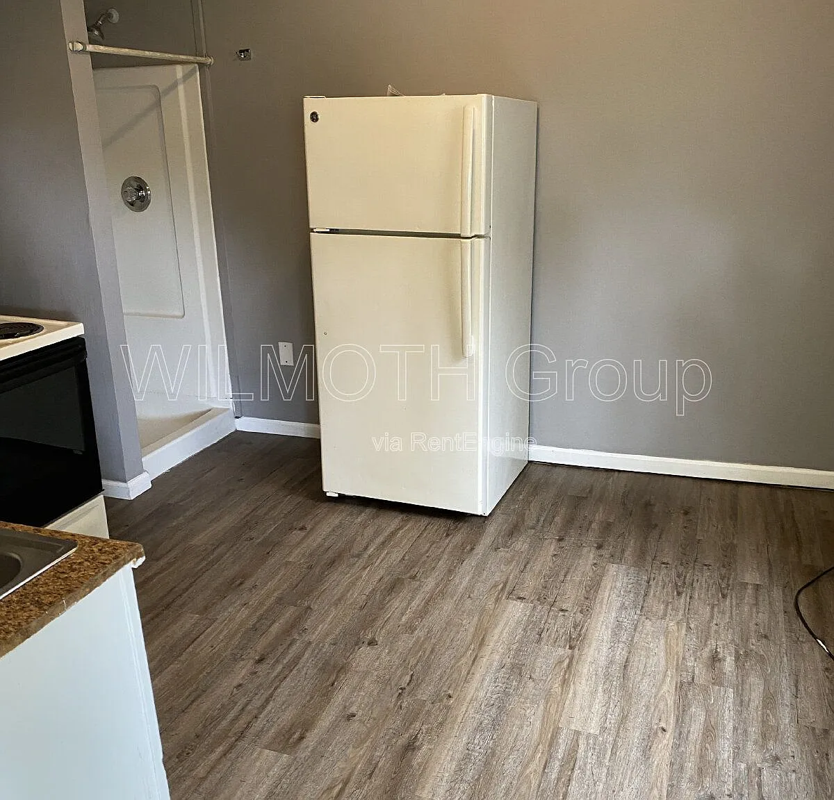 Studio, 1.0 bath, 324 sqft, $500 — Photo 2