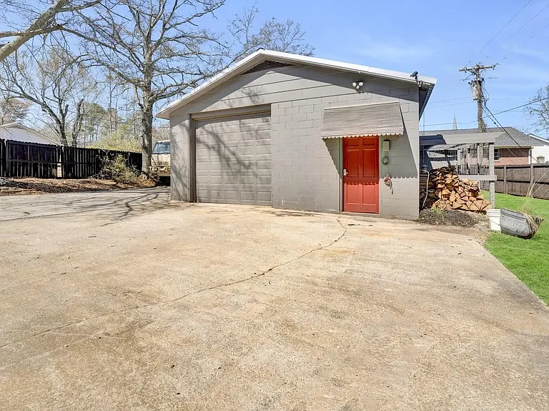 237 Old Grove Rd — Photo 3