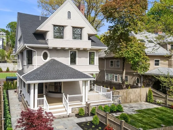 757 Washington St #1, Brookline, MA 02446