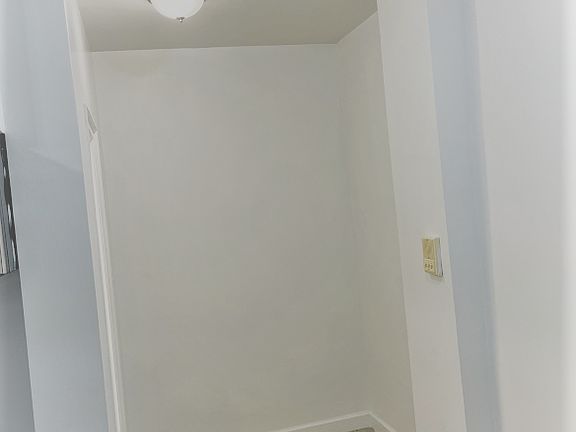 4th image of 330 E 52nd St #56A