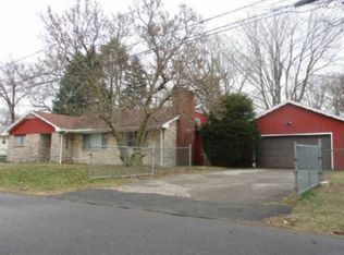 100 Kingsbury Rd, Bridgeport, CT 06610