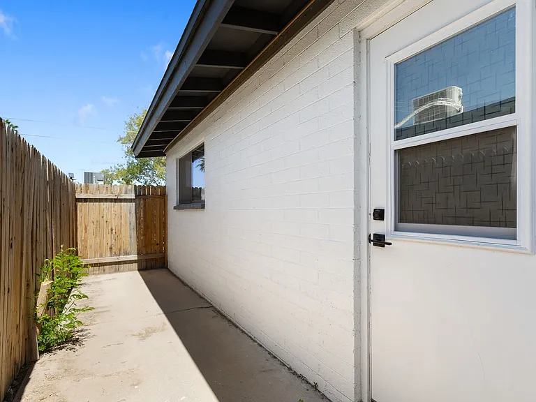 6616 E Avalon Dr — Photo 17