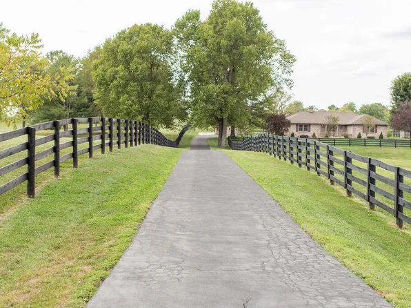 1173 Durham Ln, Nicholasville, KY 40356