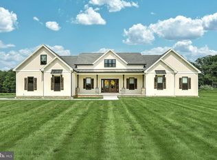 3215 Oxford Rd, New Oxford, PA 17350