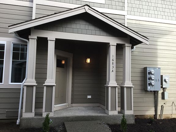 2nd image of 1683 Burnside Pl Unit A