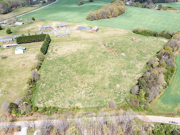 4th image of 1727 Boggs Rd