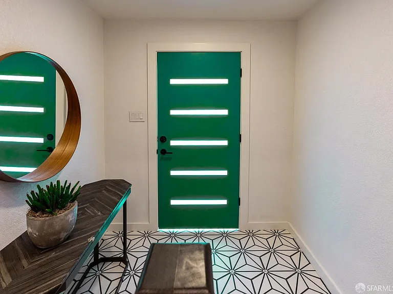 628 Los Palmos Dr — Photo 89