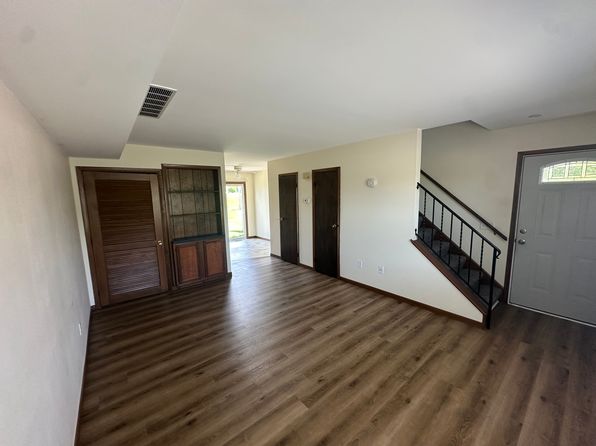 20 Lexington Ontario Rd APT 8