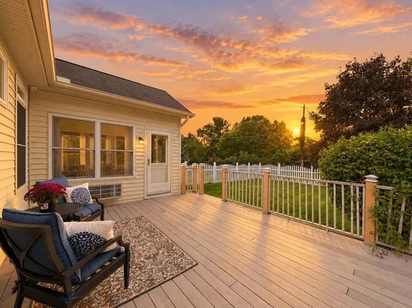 3933 Whitfield Chase, Fort Wayne, IN 46815
