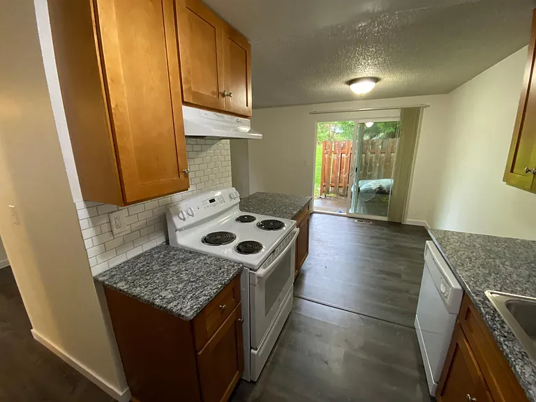19714 SW 68th Ave — Photo 5