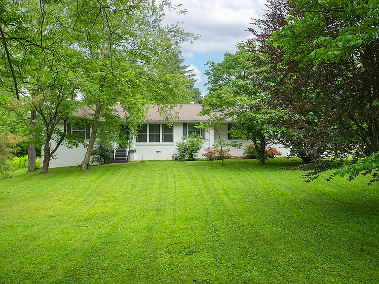 215 Donna Dr #S — Photo 15