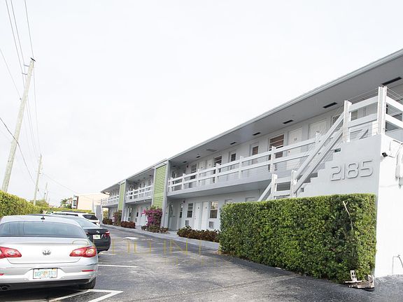 2nd image of 2185 NE 123rd St APT 208