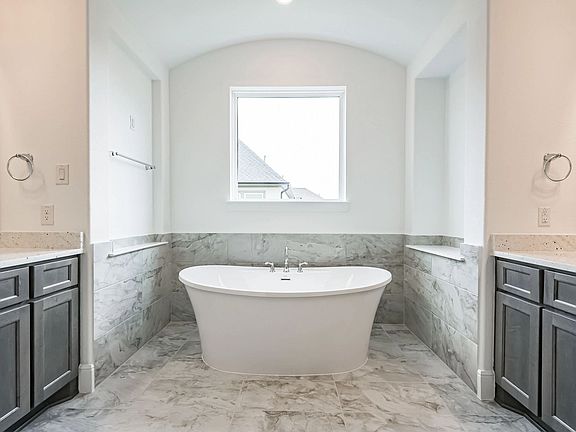 Plan 6040 primary bath
