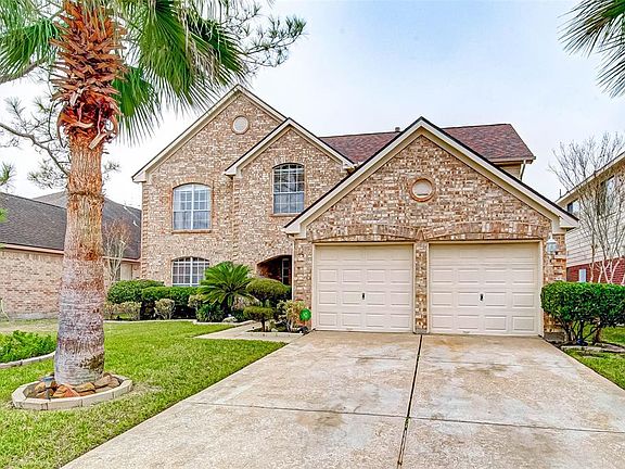 2nd image of 2806 Foxden Dr