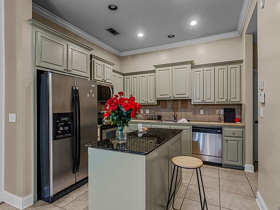 3rd image of 9614 Summer Pointe Ave