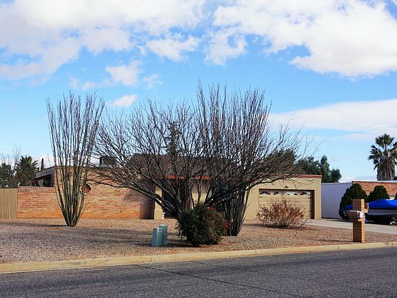 2nd image of 2831 Oakmont Dr
