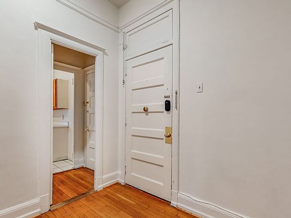 5th image of 709 S 3rd St APT 804