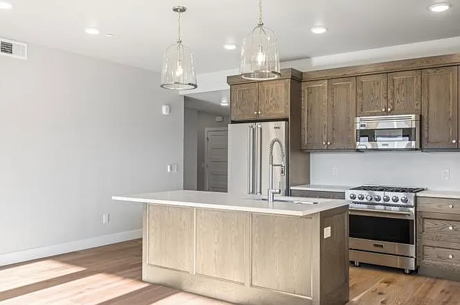 1124 W Vos Cir #201 — Photo 5