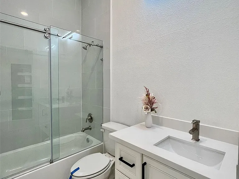 10127 Grover Ln — Photo 4