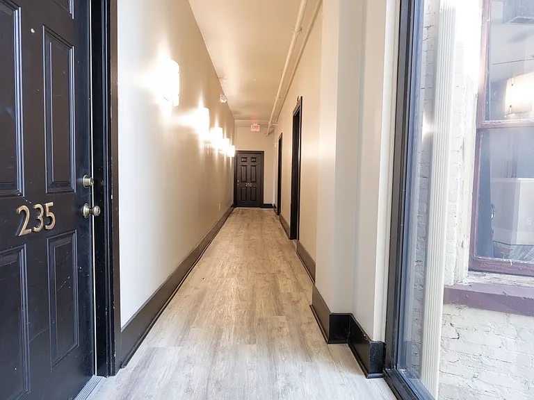 275 S Limestone St #240 — Photo 16