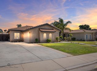 9721 Manhattan Dr, Bakersfield, CA 93312