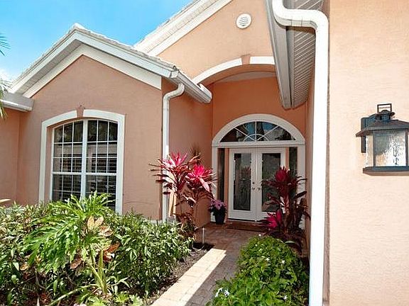 3rd image of 5261 Far Oak Cir