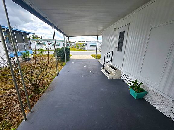 4th image of 7405 Granada Ave