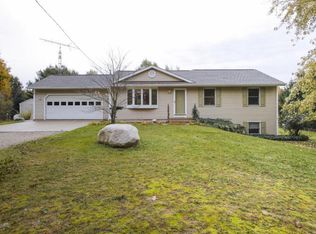283 8th St, Plainwell, MI 49080