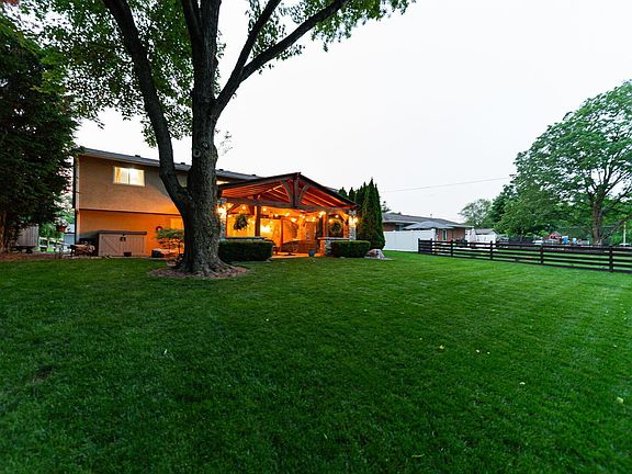 2nd image of 3445 Darbyshire Dr