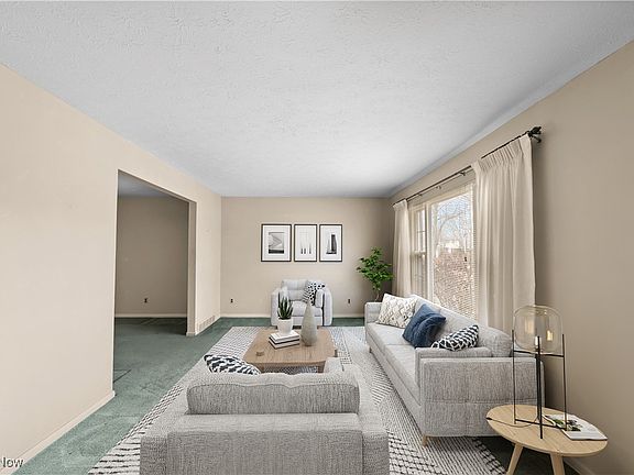 4th image of 482 Windsor Dr