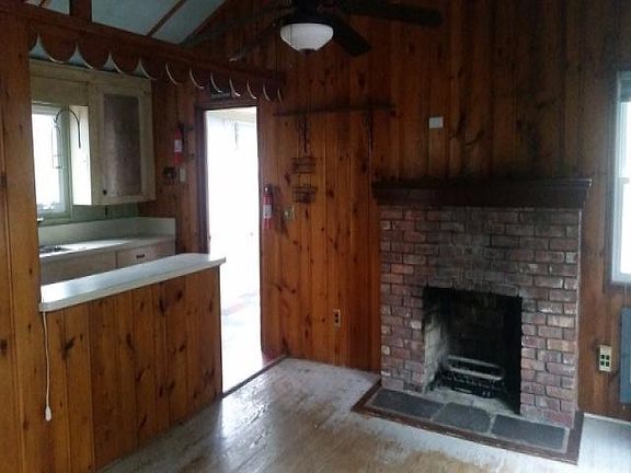 5th image of 324 E Lakeshore Dr