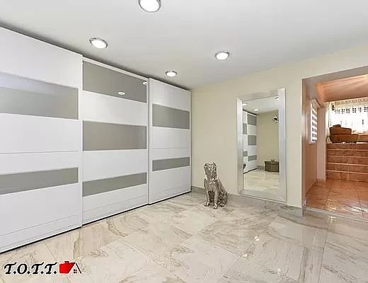 3rd image of 298 Whitman Dr