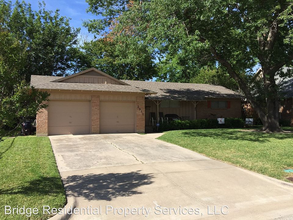 2nd image of 3912 Lynncrest Dr