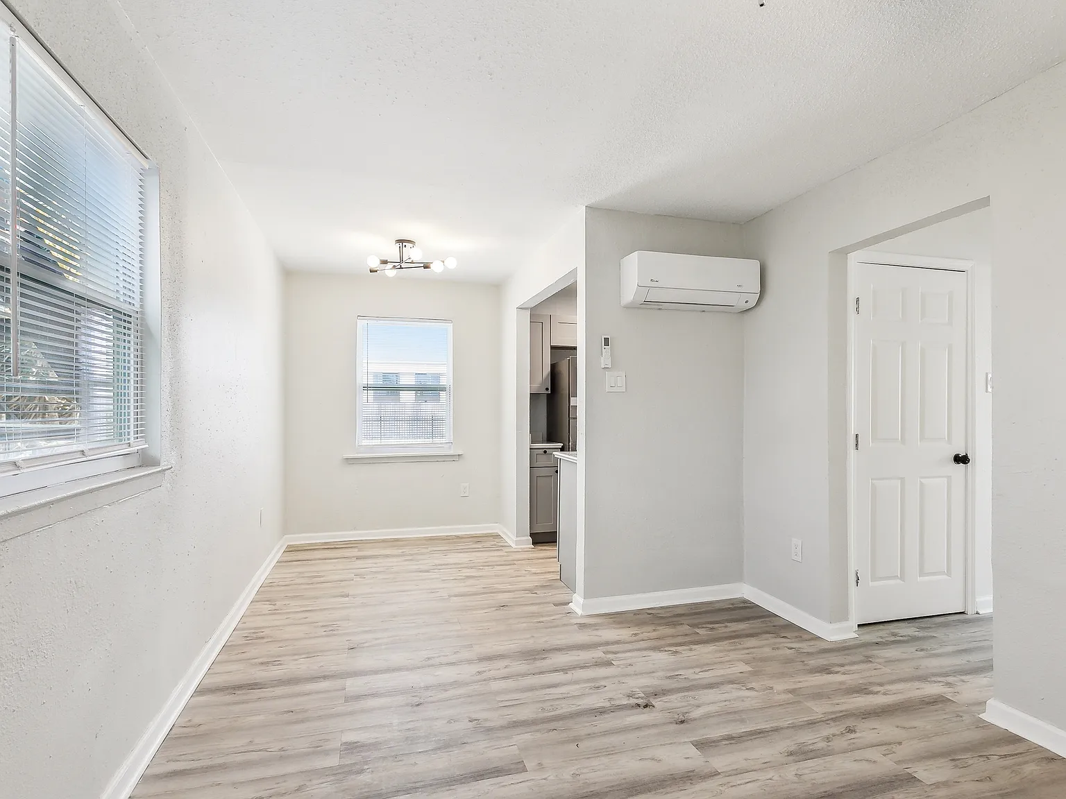 2 bed, 800 sqft, $950 — Photo 1