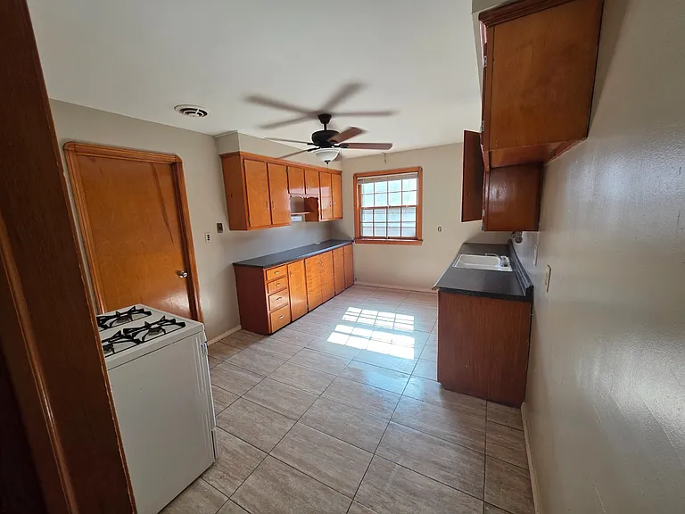 18709 Chagrin Blvd — Photo 11