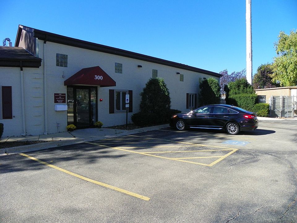 1st image of 300 S Carlton Ave