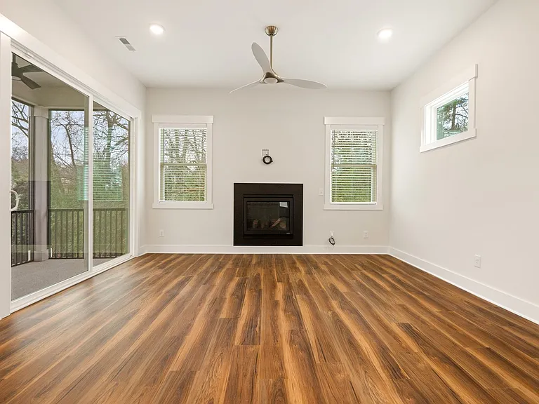 1006 Grant St — Photo 10