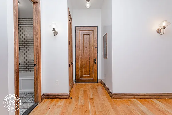 Rented by MySpaceNYC | media 44