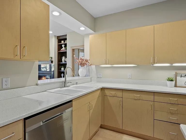 1037 Williamson St #107 — Photo 10